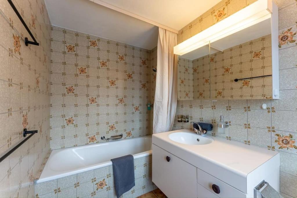 Charming Alpine Apartment Gstaad Esterno foto