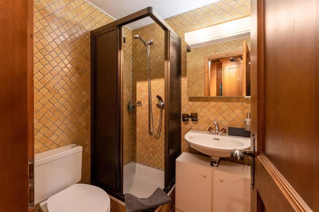 Charming Alpine Apartment Gstaad Esterno foto