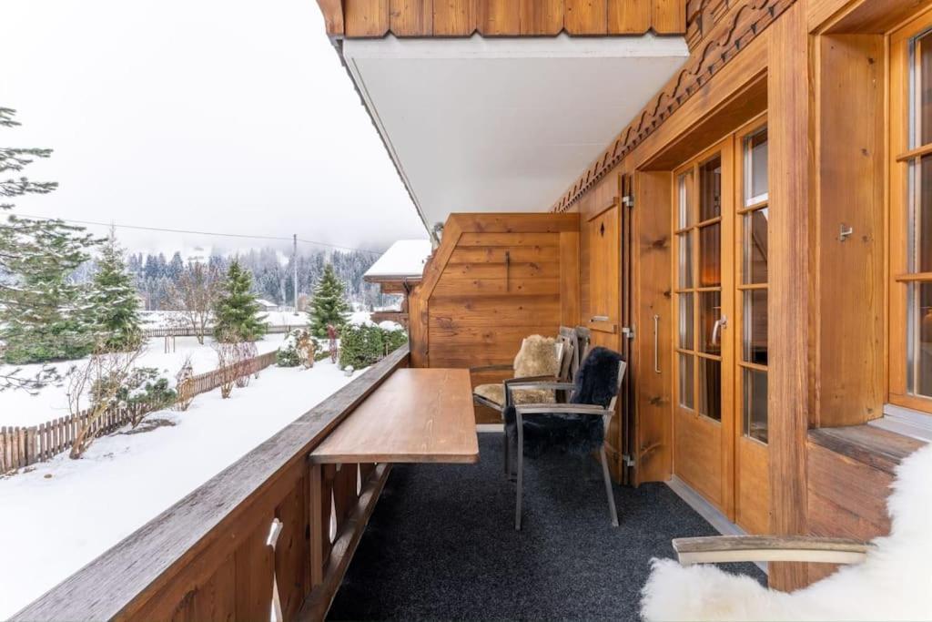 Charming Alpine Apartment Gstaad Esterno foto
