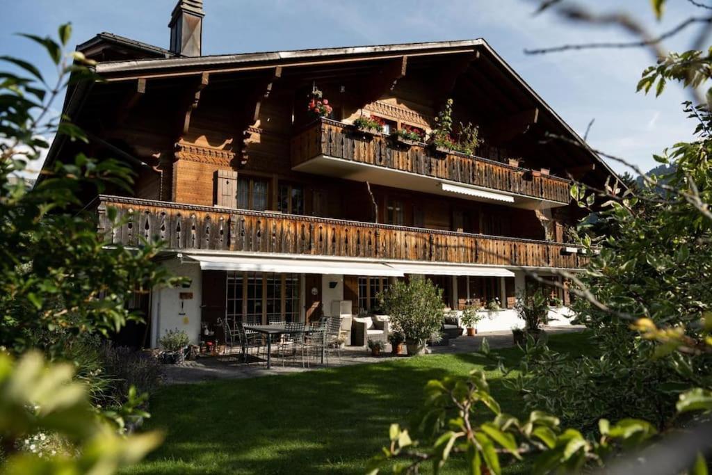 Charming Alpine Apartment Gstaad Esterno foto